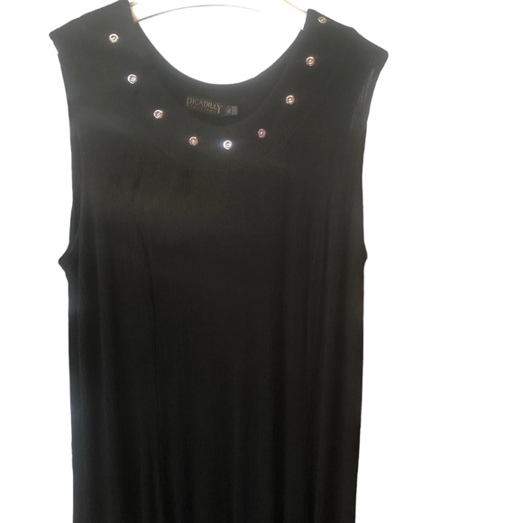 Piccadilly Fashions Black Maxi Crinkle Dress with Rivet detail - Picture 3 of 5